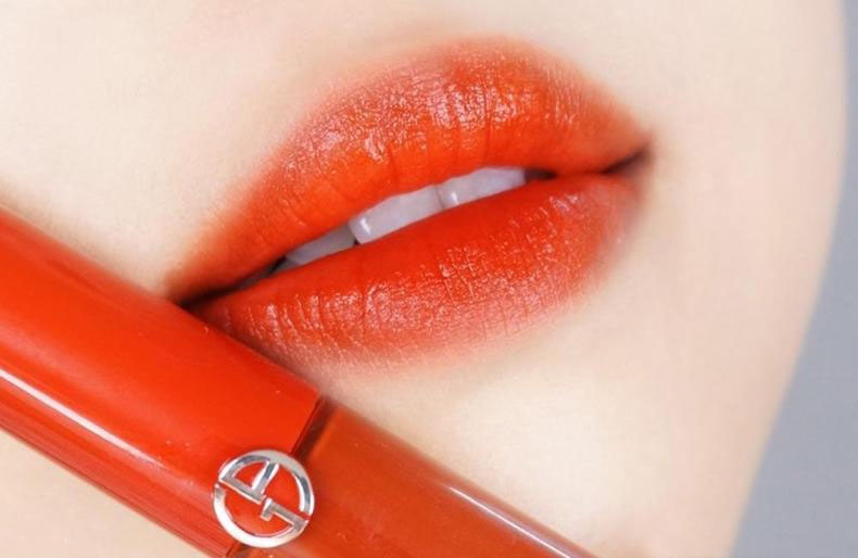 素颜涂什么口红不突兀显气色,50岁素颜涂什么颜色的口红