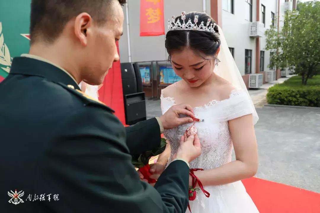 “课目：集体婚礼，内容：娶媳妇儿……”