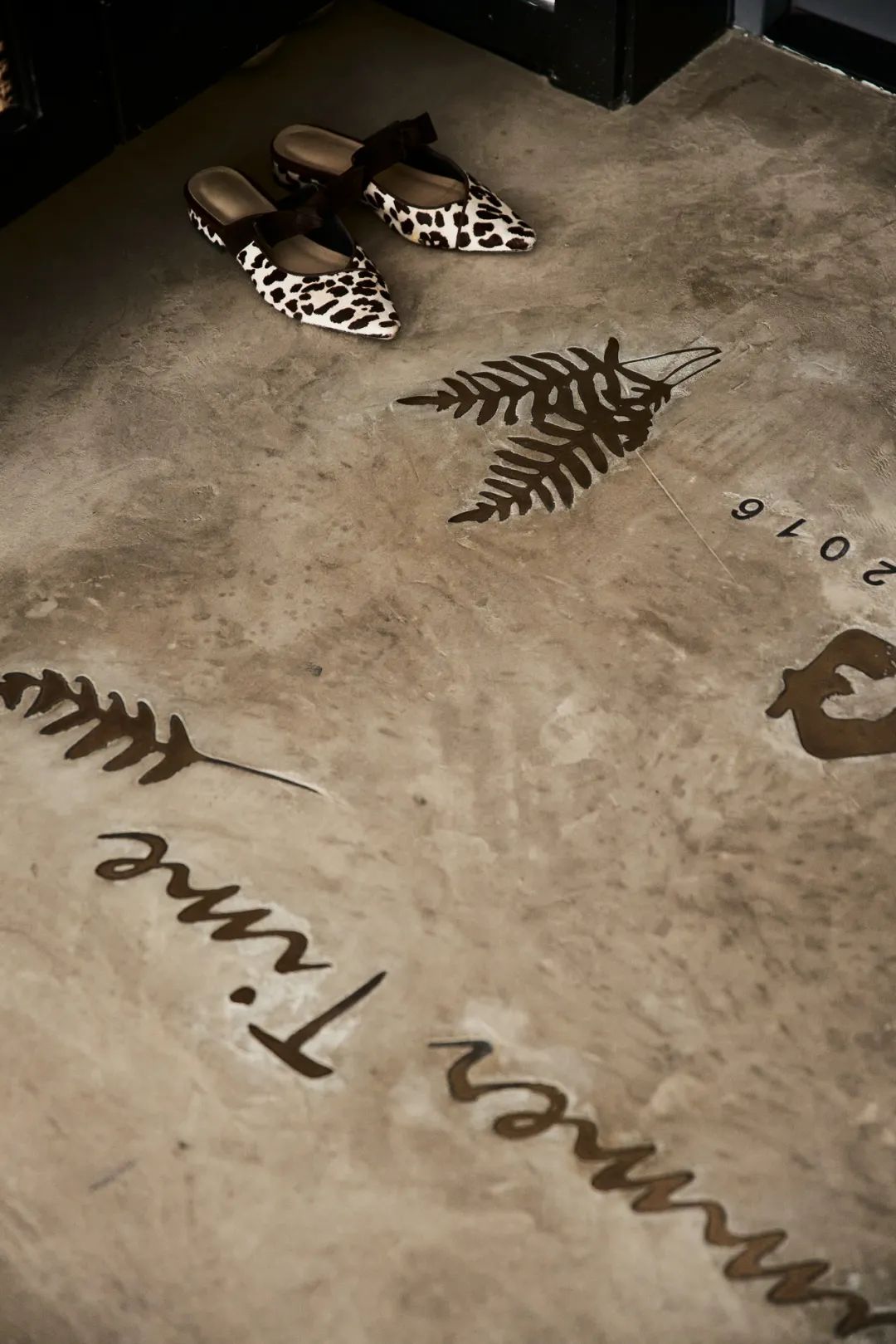 邻居秀家|细节控的家有多治愈?单凭她家开关就能出圈了