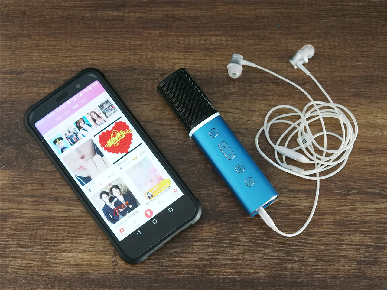 唱吧麦克风aqua锦鲤版使用方法,唱吧q3麦克风怎么调节音效