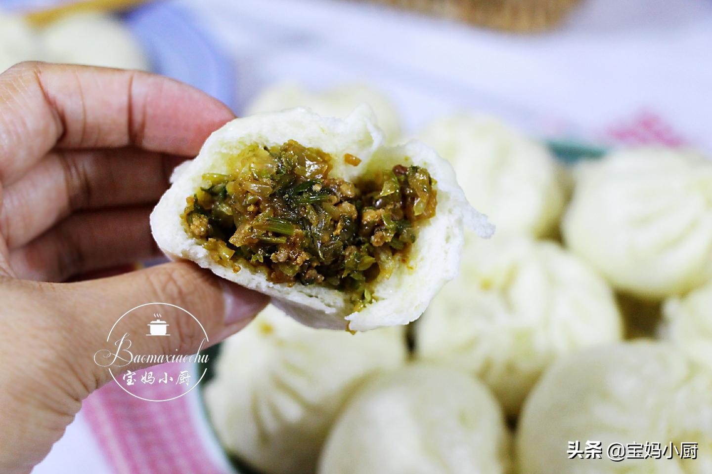 发面蒸包子怎么才能让包子软和,蒸包子不会包褶子