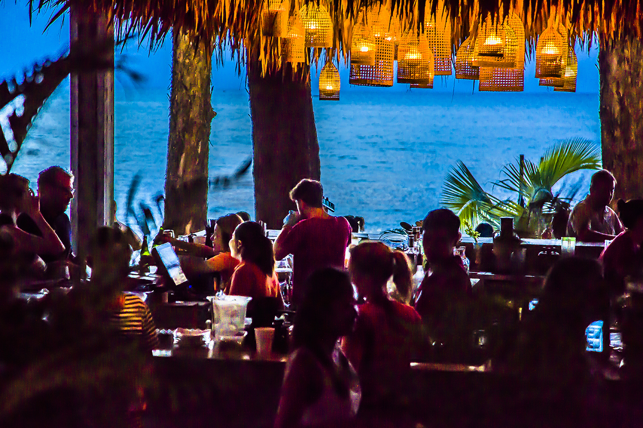 泰国旅游都是中国人,泰国普吉岛中国人多吗