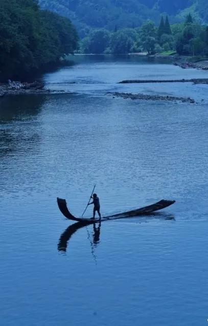 苏轼一生写了多少首诗词散文,苏轼共有多少首诗和多少首词