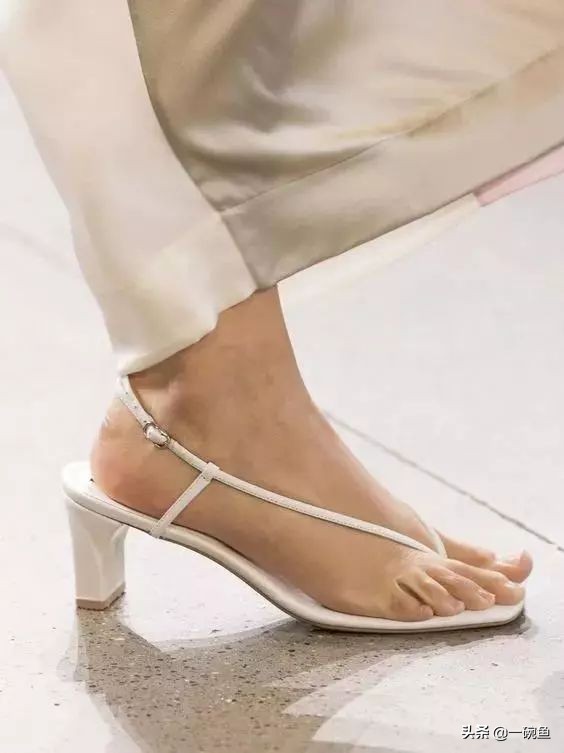 omg小白鞋推荐,omg响尾蛇慢跑鞋