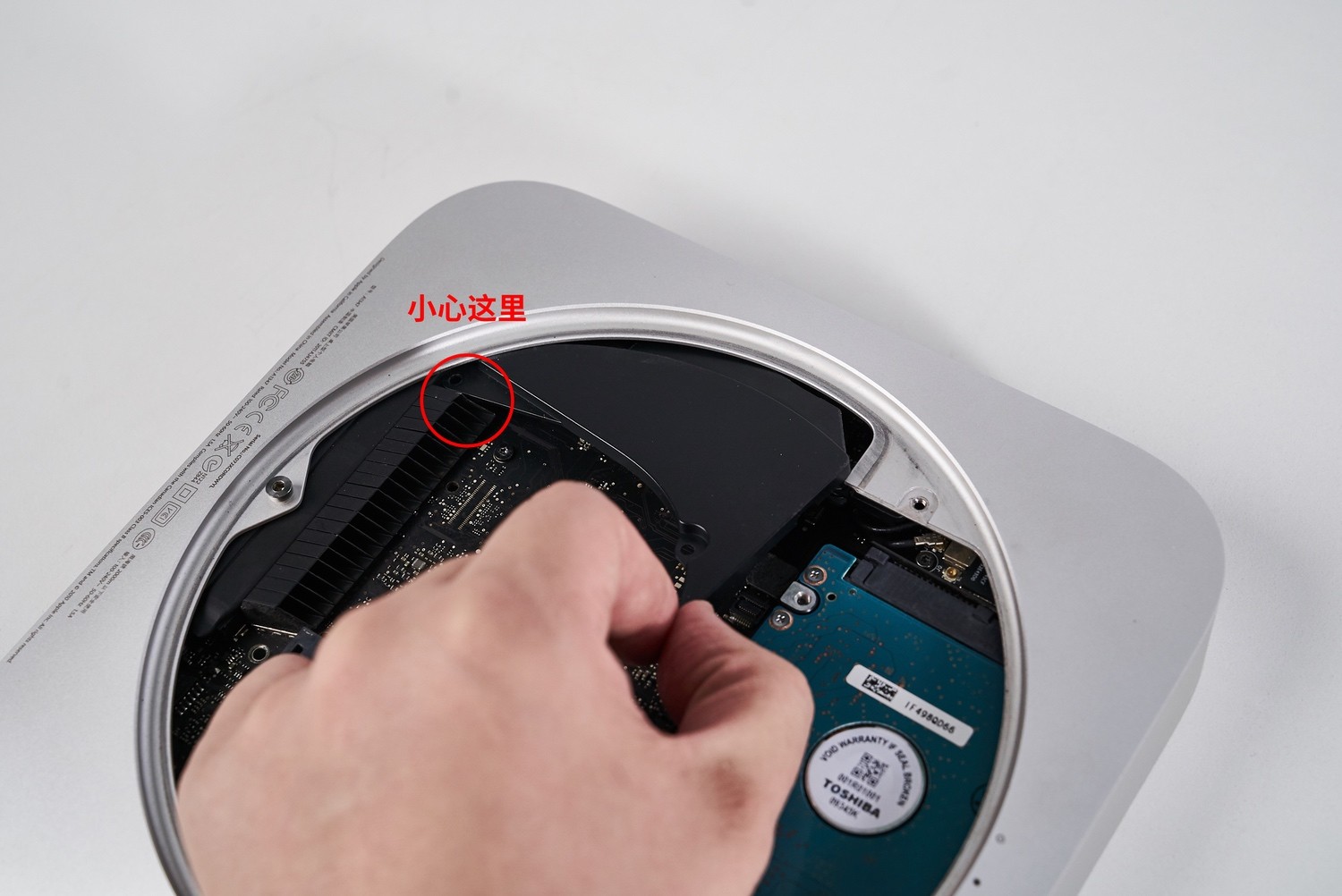 macmini2012安装双硬盘,macmini2012拆解