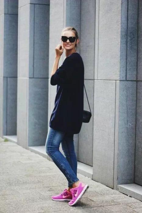 潮款小白鞋百搭系,树莓鞋怎么搭配显瘦