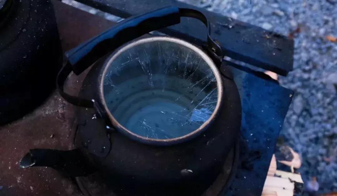 阿坝州又一处绝对秘境,雪山红石全部免费看,成都出发可耍2天!