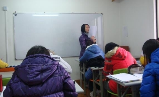 高中一定要上辅导班才能学好吗,高中生报辅导班好还是自学好