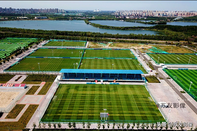 唐山南湖城市足球广场,唐山南湖城市足球广场附近酒店