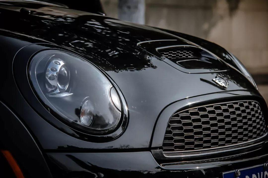 外观呆萌可爱的MINIR56JCW，却有着汉子般的内心！