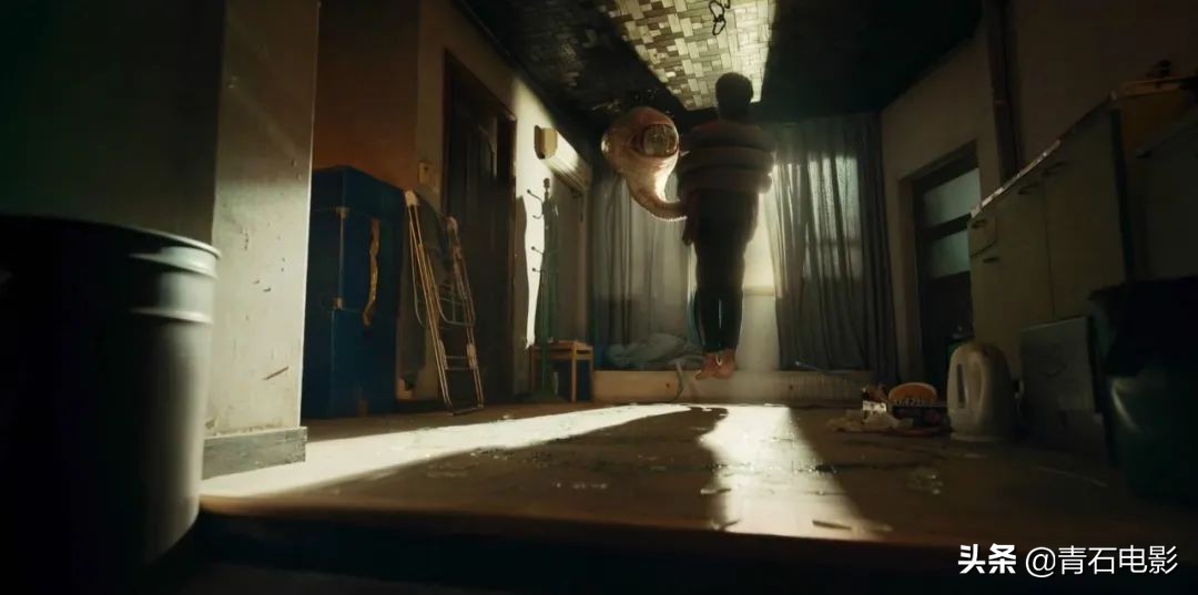 连续4天上榜，比《王国》尺度还大，不愧是一集30亿韩元的韩剧