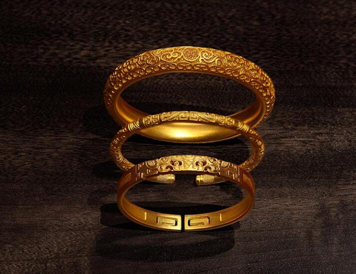 100克推拉手镯和100克古法手镯对比,买手镯古法的好还是普通的好