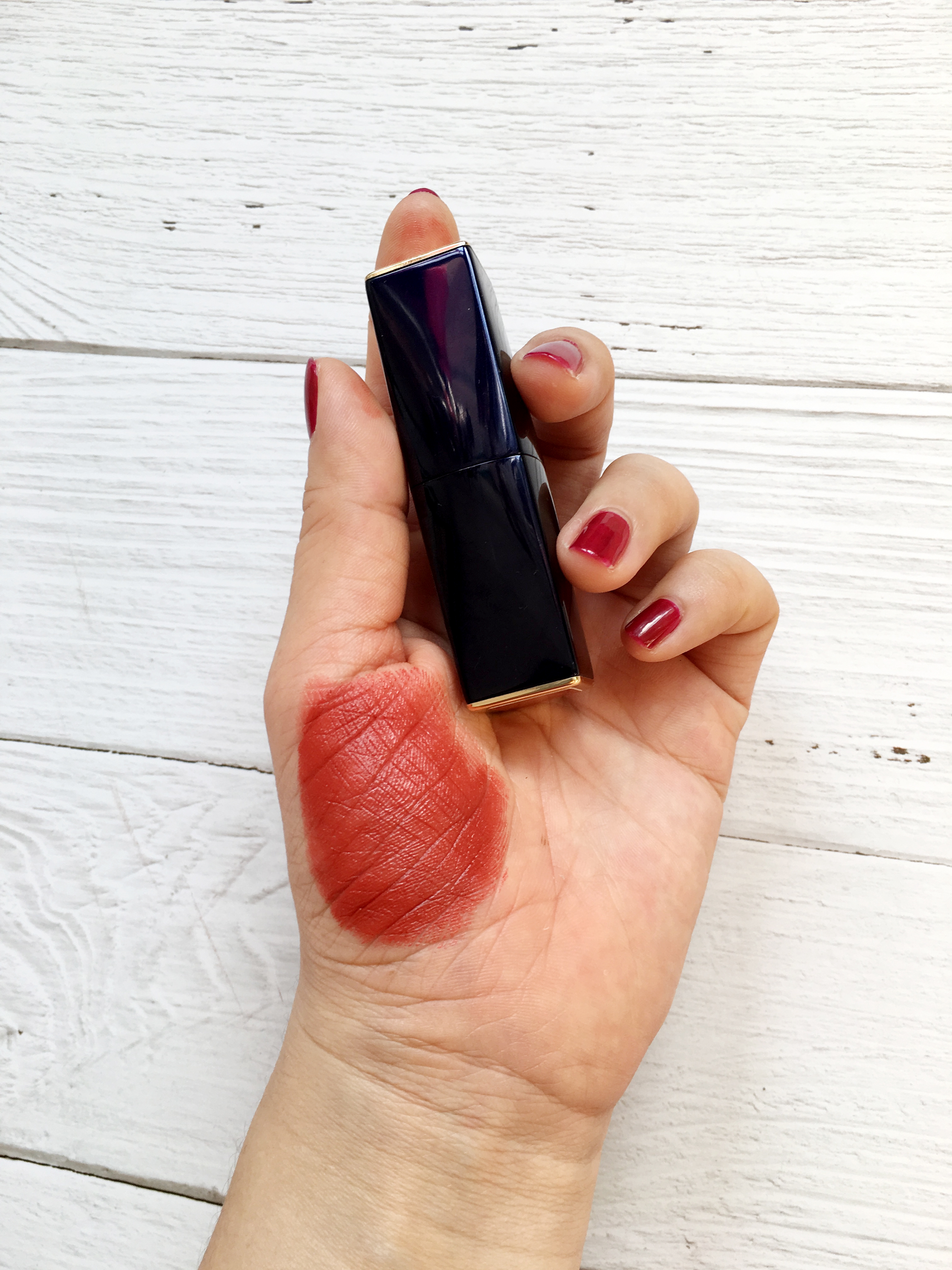 你会选哪支?超高性价比专柜品牌口红试色分享雅诗兰黛唇膏试色