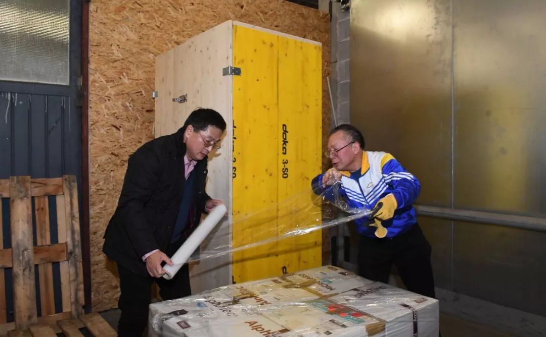 奥地利侨界捐助中国最大宗防疫物资,明搭国航回祖国最需要的地方