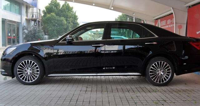 皇冠混动有哪些优缺点,皇冠陆放suv7座真实感受