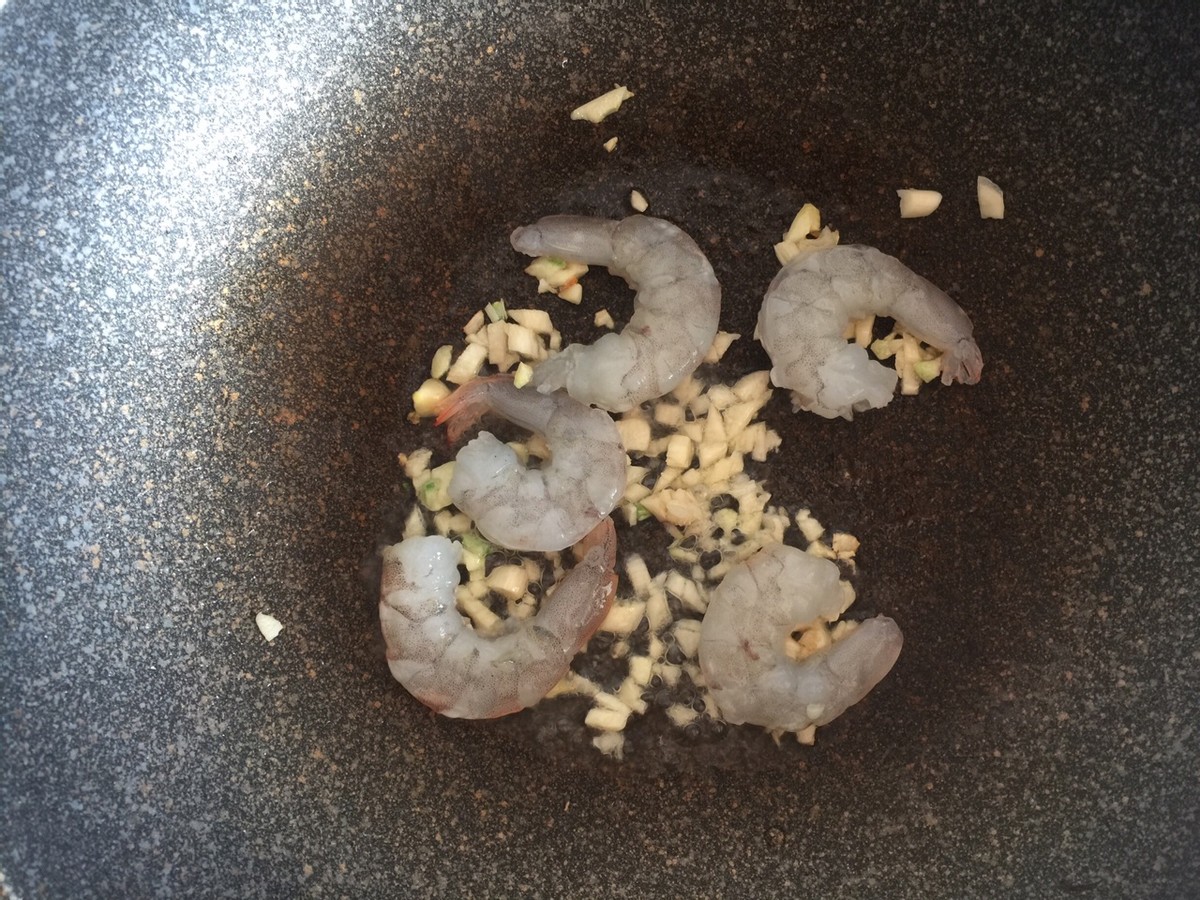 超市冷冻虾仁什锦玉米的家常做法,清淡鲜美又营养的清炒虾仁