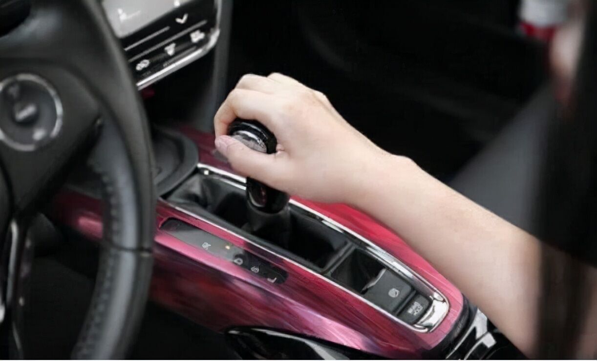 货车挂挡费劲是什么原因,车挂挡摘挡费劲什么原因