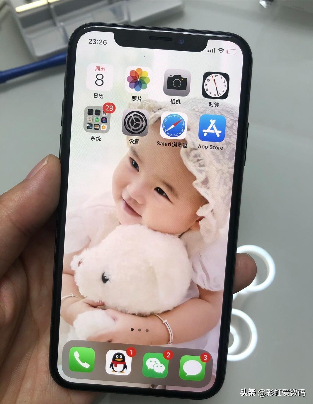 手机屏幕为啥会漏液?坏了需要去维修店吗?个人换屏经验分享