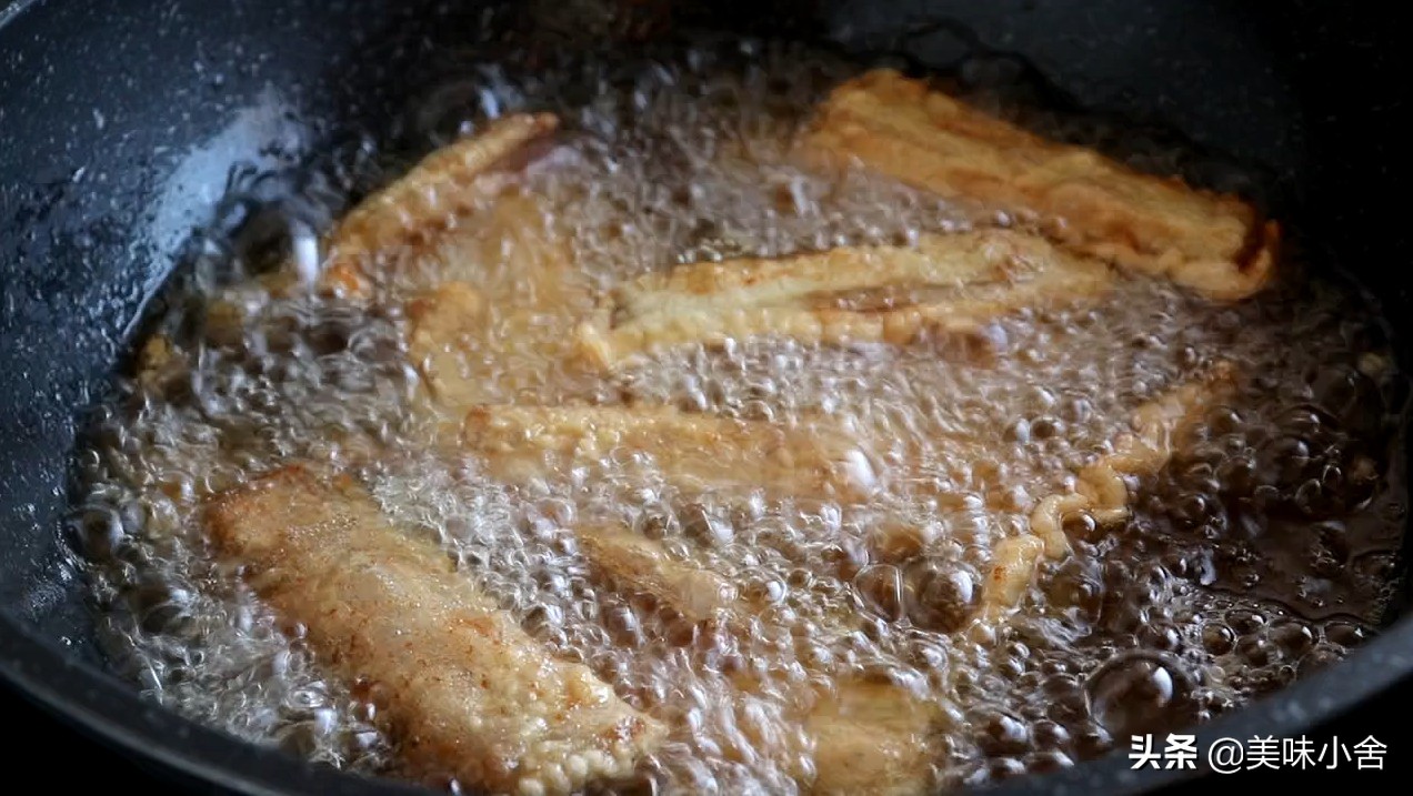 如何炸带鱼外酥里软好吃,过年必不可少的炸带鱼