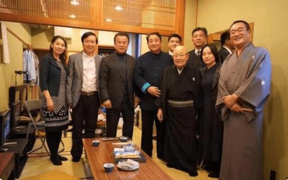 德云饭圈曹云金,德云斗笑社郭德纲针对张鹤伦