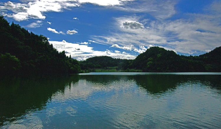 涔愯嚦鑽疯姳鎽勫奖浣滃搧娆ｈ祻,涔愯嚦鍗拌薄鎽勫奖