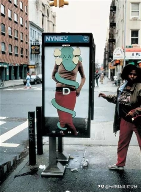 优衣库kaws疯抢官方回应,kaws优衣库被哄抢