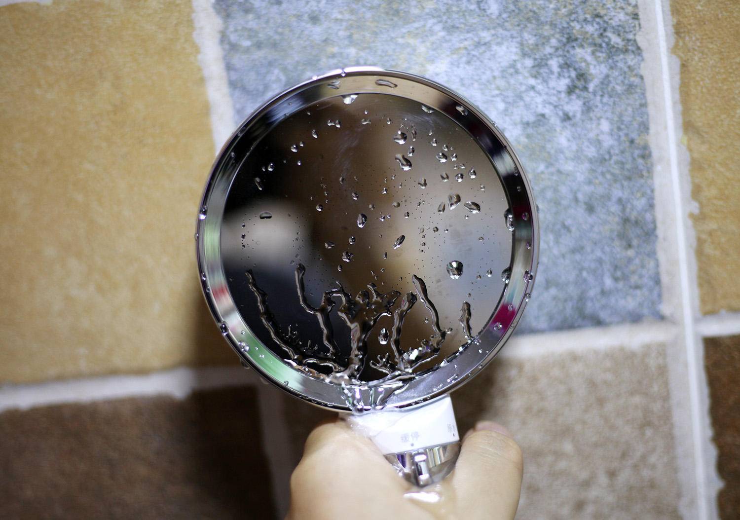 镜子可以淋浴,镜子能告诉你什么