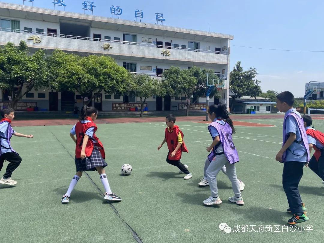 足球联赛暨校园足球,足球绿茵放飞梦想