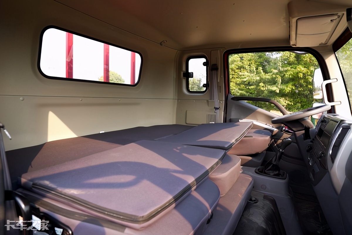 货厢更大动力更强，卧铺变双人床，领航ES5堪称麦客好伙伴