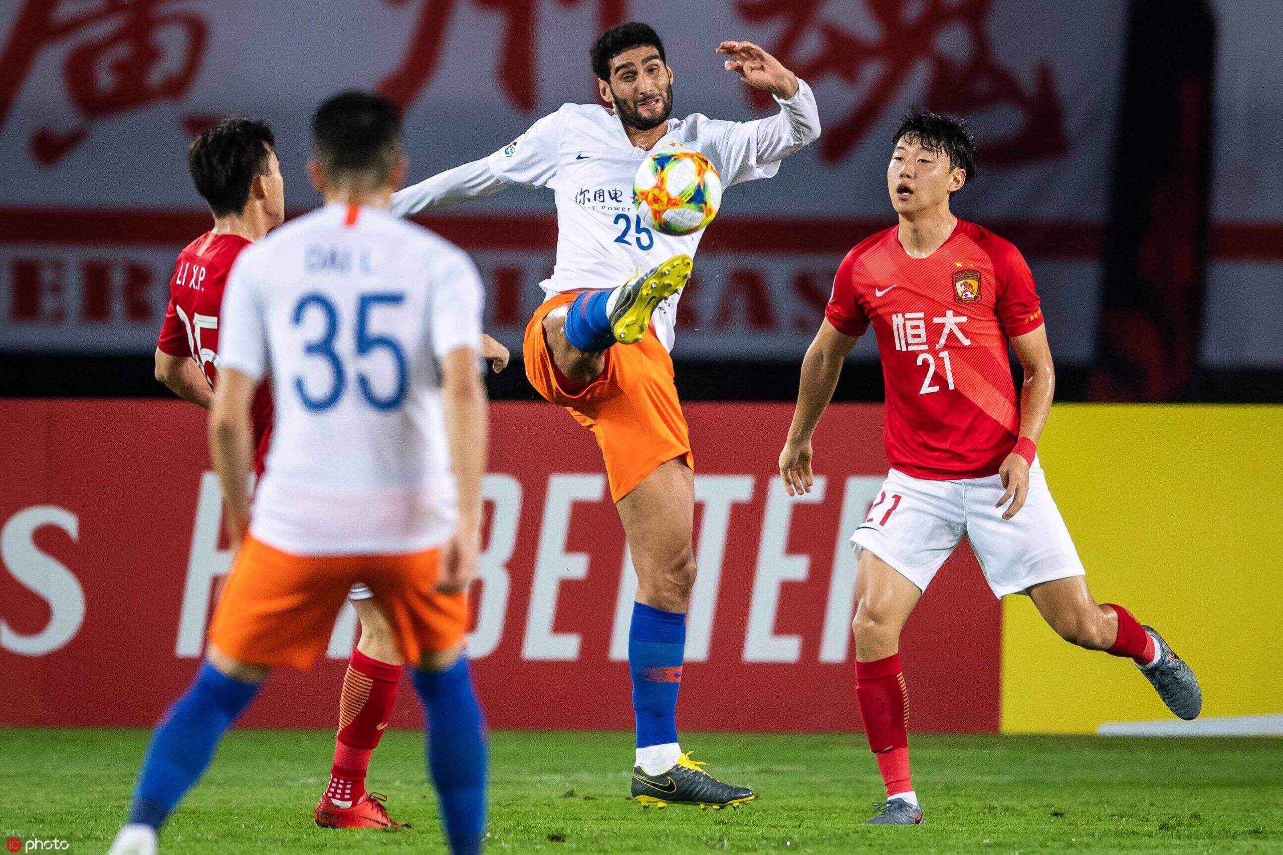 中超再现争议判罚完整版,中超重大改判马宁判罚点球