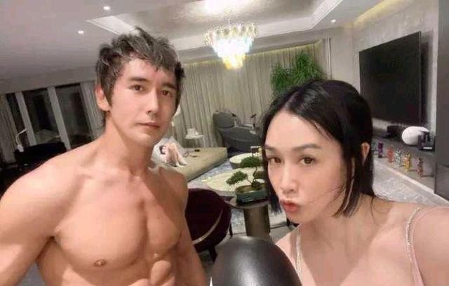 钟丽缇现场秀魔鬼身材,钟丽缇一家海上冲浪