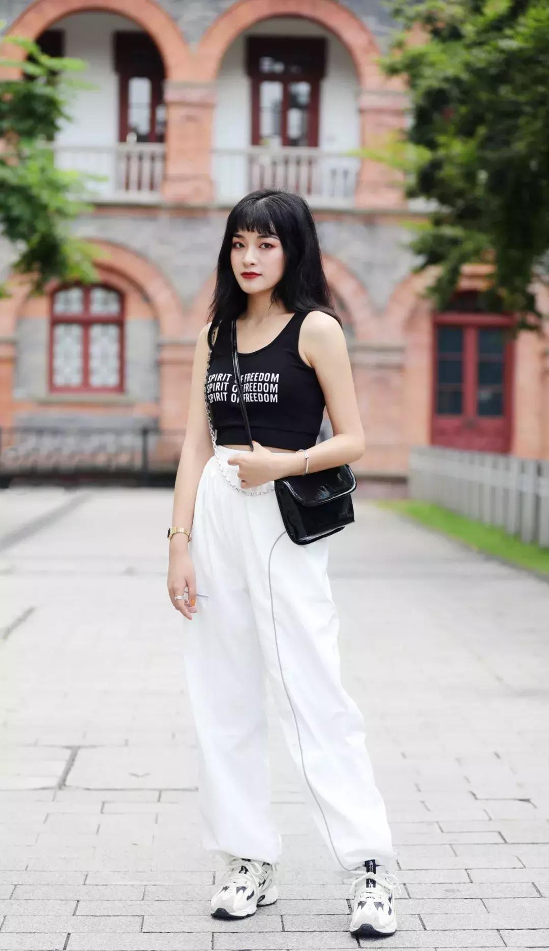 别再穿烂大街的小白鞋了,别再穿小白鞋了今年最火的六双鞋