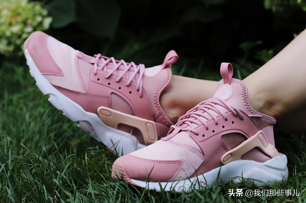 耐克特别离谱的鞋子,耐克的鞋子穿上真舒服