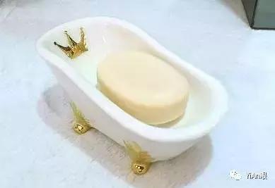 隐形眼镜，摘比戴更难啊朋友们！