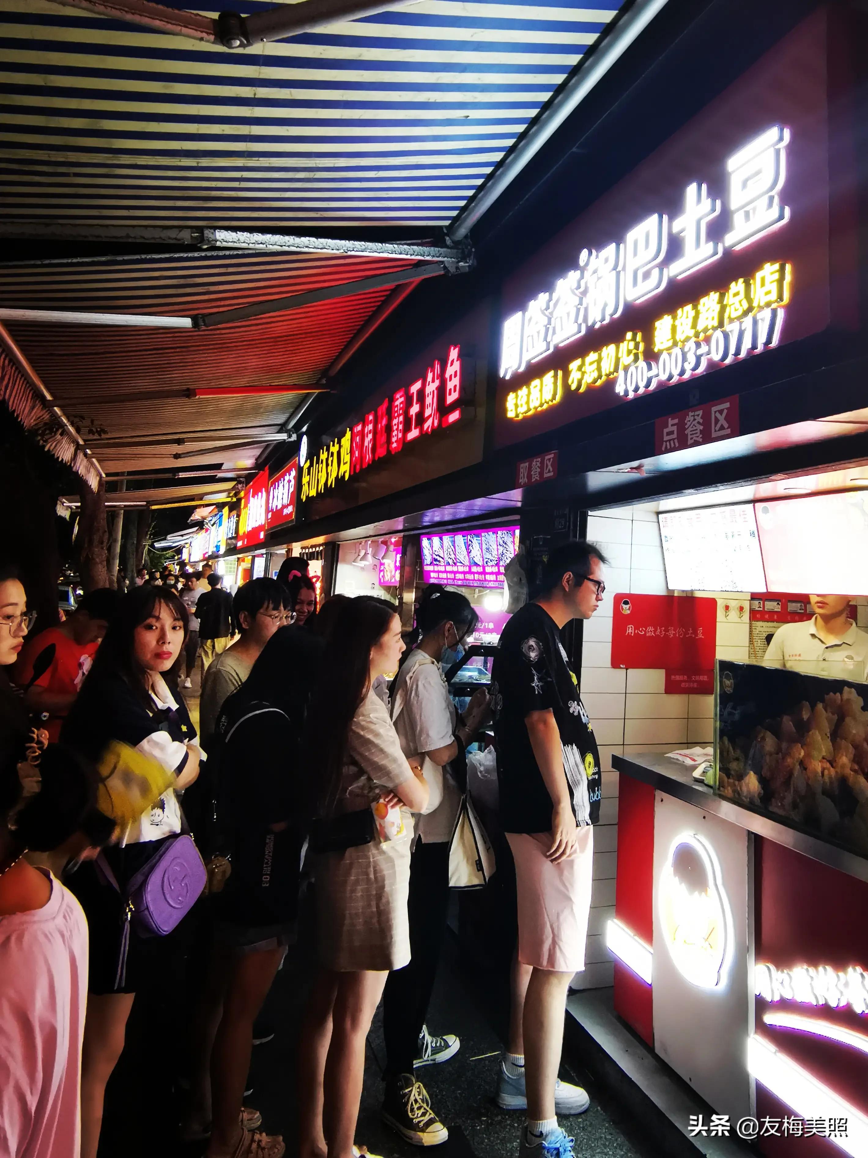 成都建设路附近有哪些好玩的地方,感受一下成都建设路小吃一条街