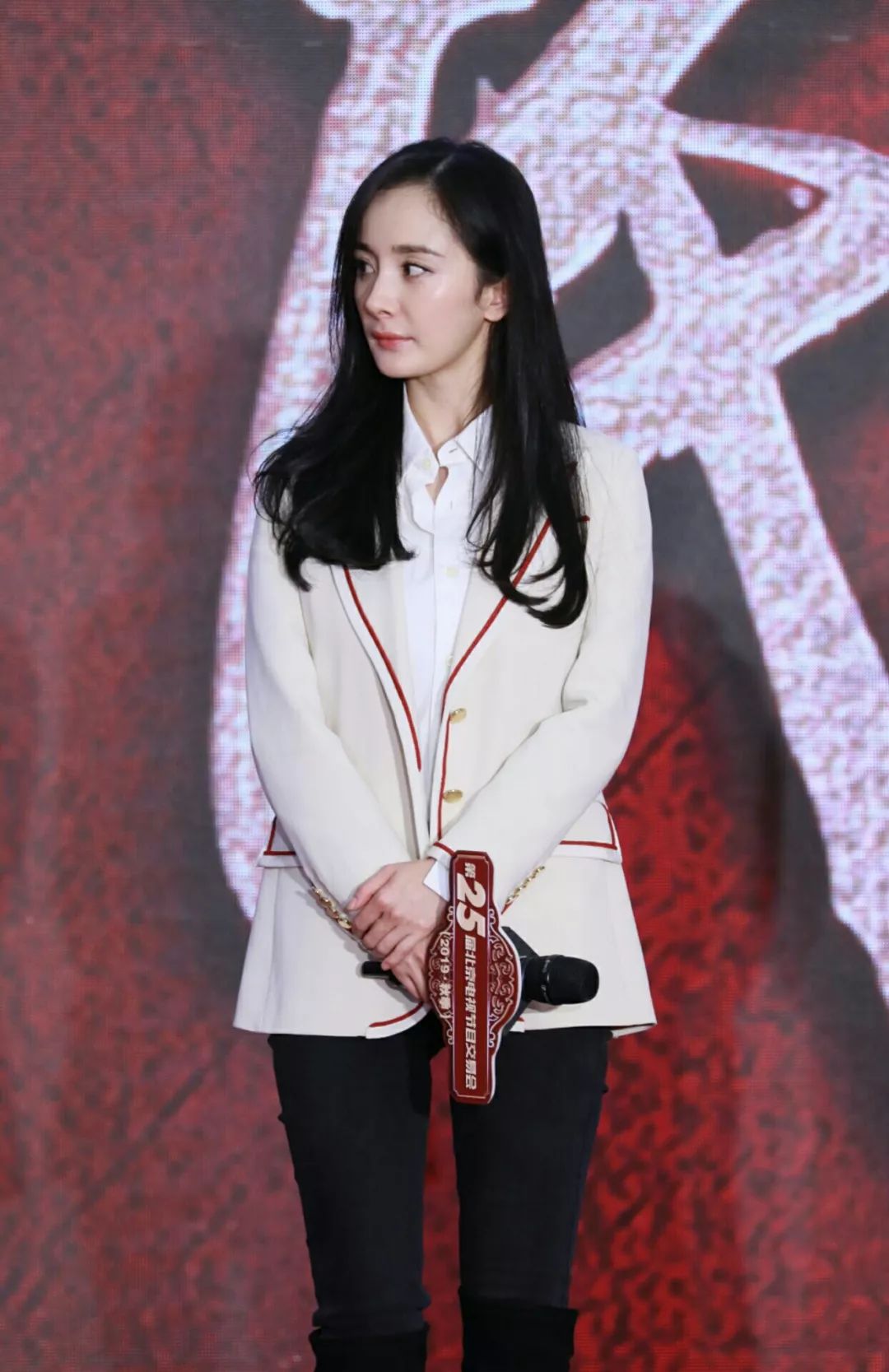 赵丽颖穿廉价的衣服,赵丽颖穿一件衣服