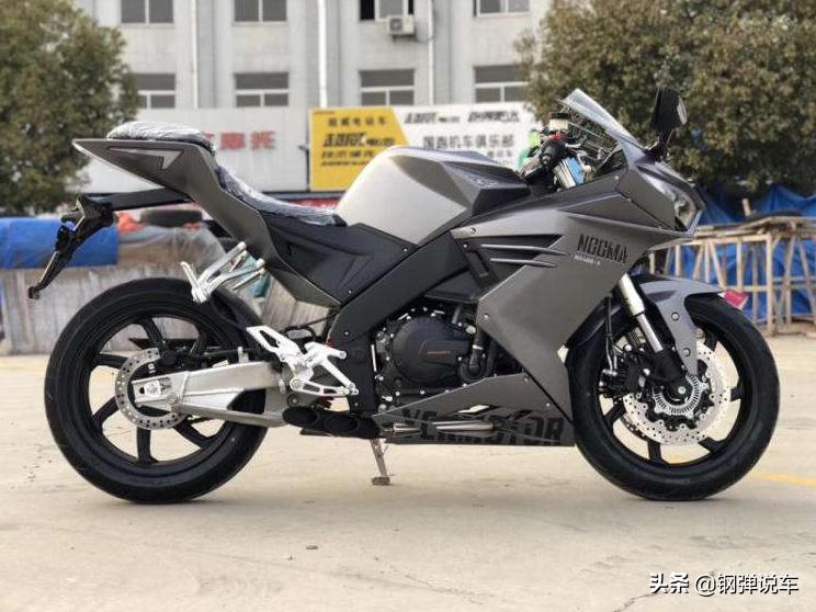 铃木犀牛400公路摩托车,铃木公路摩托车gsx250