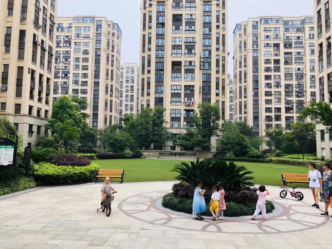 天街地铁3号线,地铁3号线龙湖天街周边房子