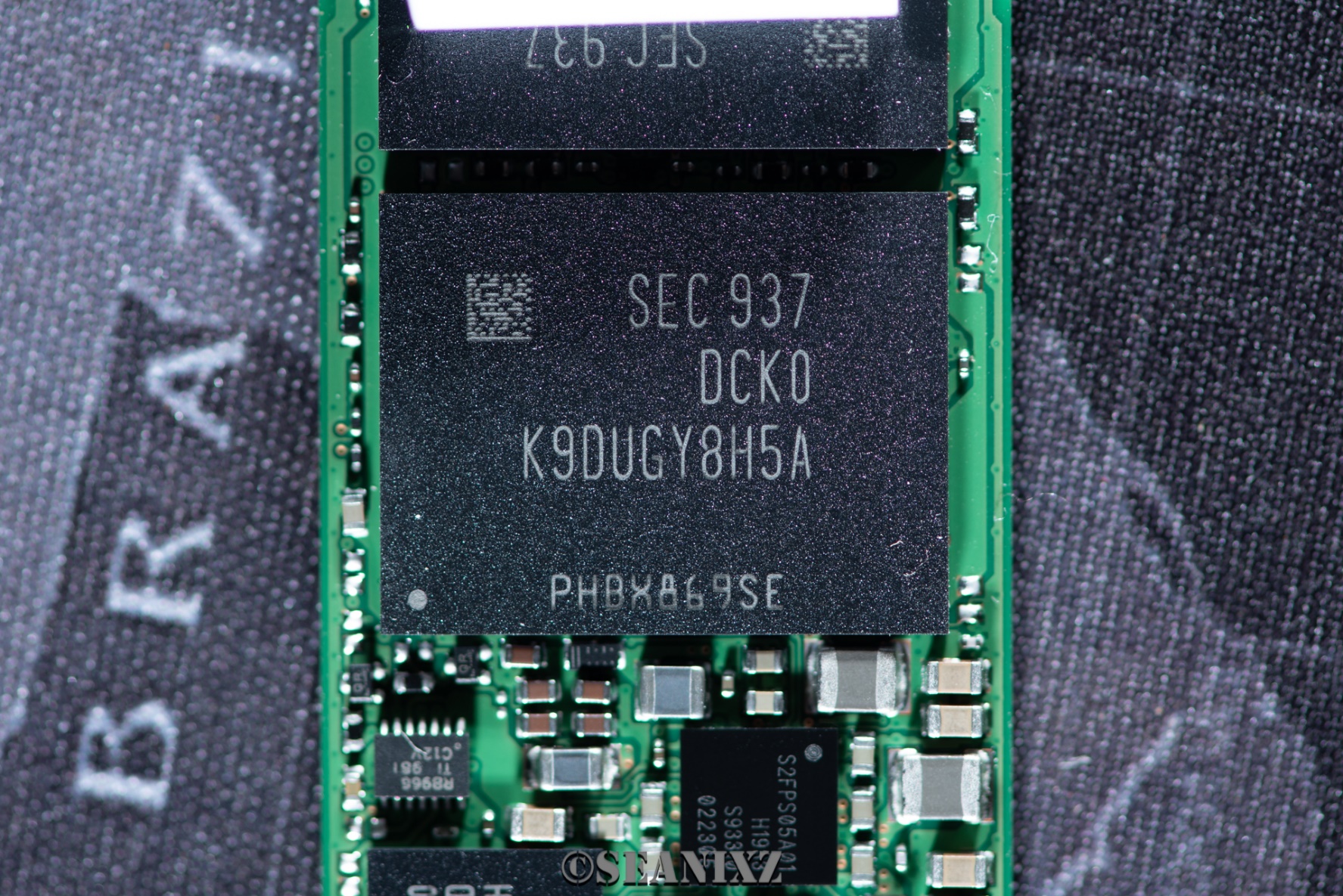 旗舰级PCIe3.0M.2哪家强：东芝RD500VS三星PM981