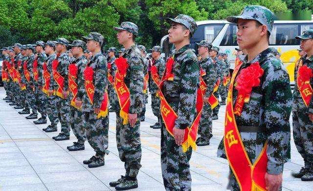 高中生和大学生当兵4种入伍方式,高中生两年义务兵转士官