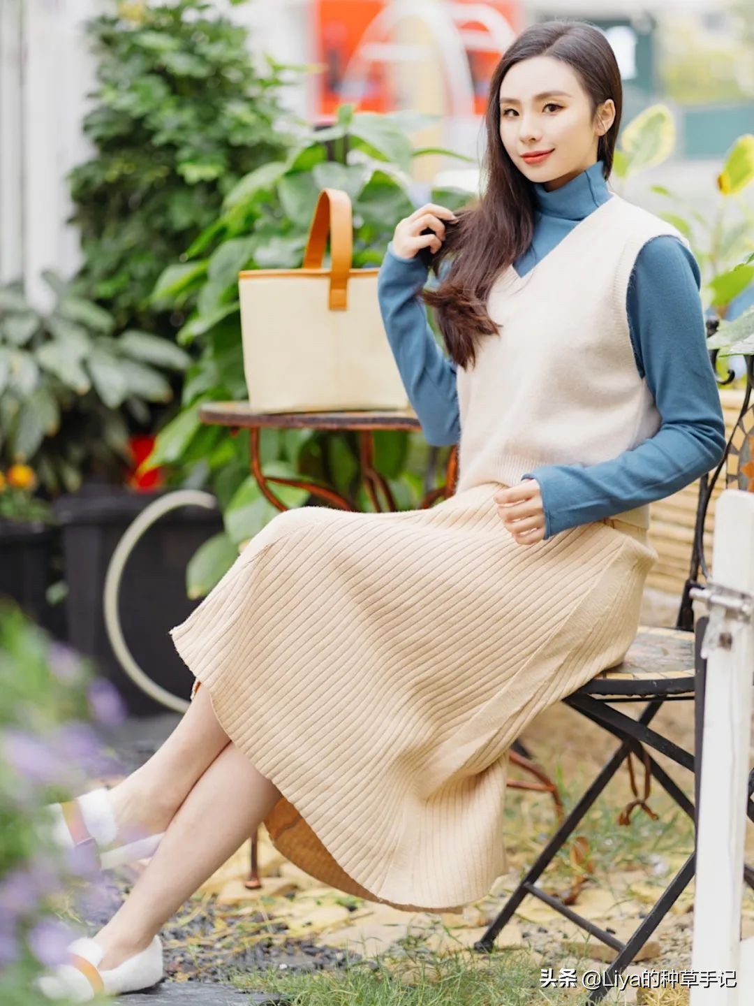 咖色和奶茶色哪个颜色更显气质,奶茶色显白吗今年很流行奶茶发色