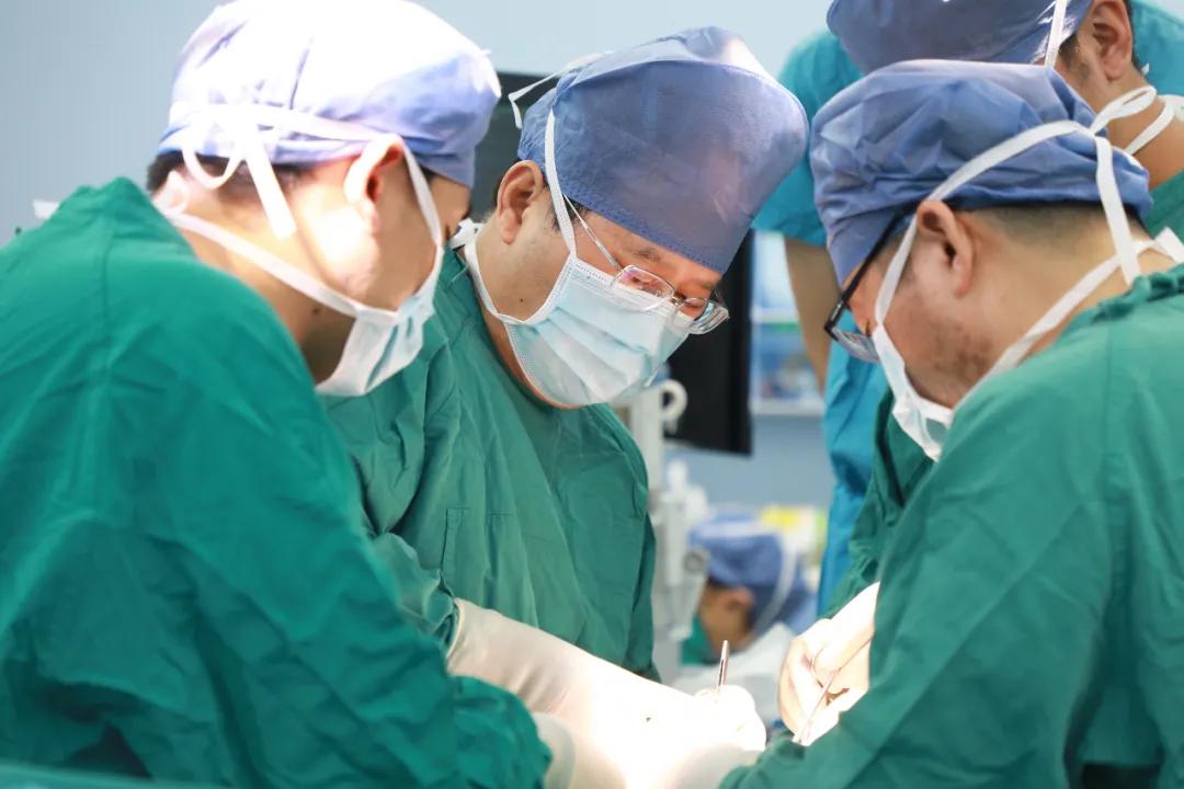 医生术后豪饮葡萄糖水引质疑抖音,医生术后豪饮葡萄糖遭质疑