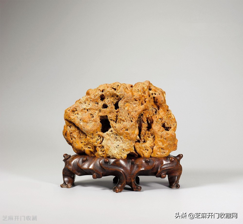 黄蜡石和黄龙玉的区别在哪里,黄蜡石与黄龙玉哪个更有收藏意义