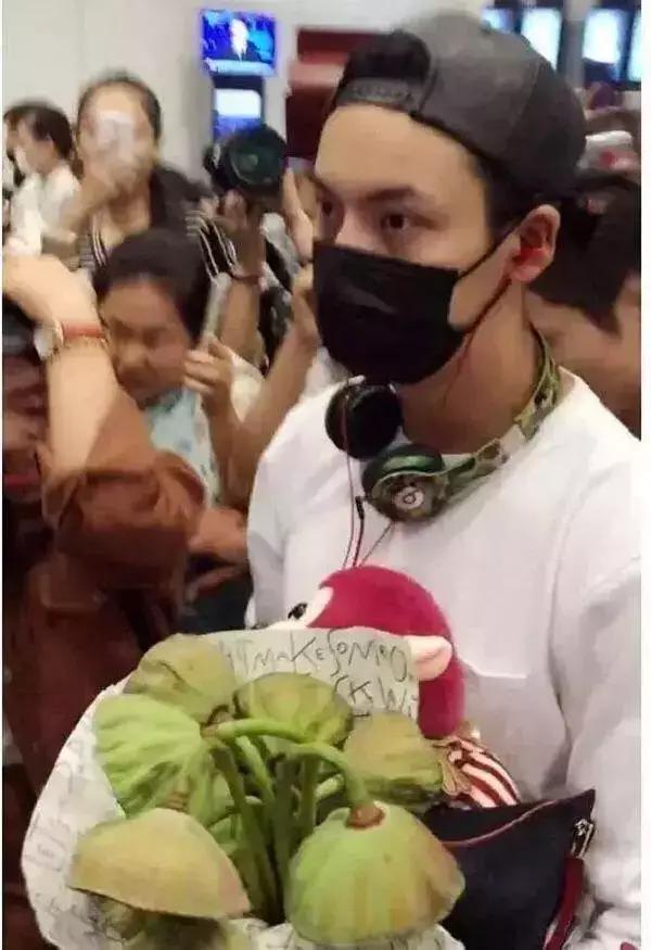 土味应援可以有多土？一言不合送“全套服务”，让爱豆瑟瑟发抖…