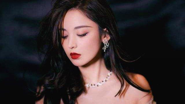 男孩子觉得女孩子很low的行为,为什么女生刚开始都那么高冷