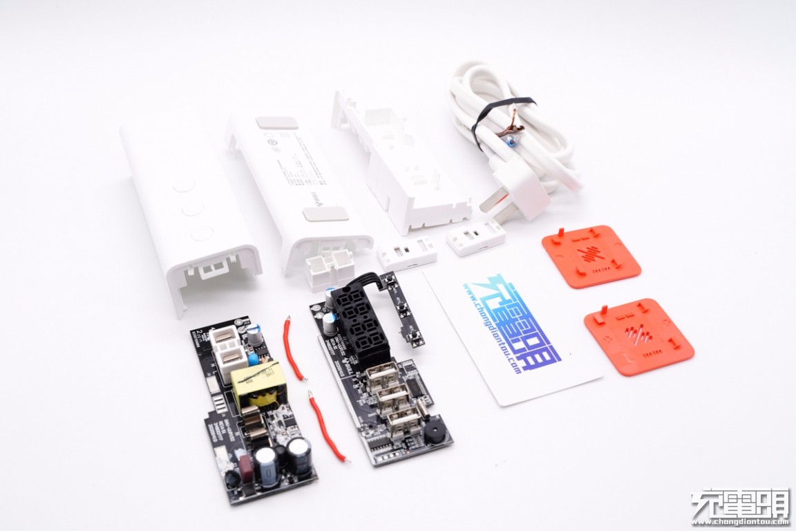 公牛插座新款和老款拆解,带USB接口公牛插排