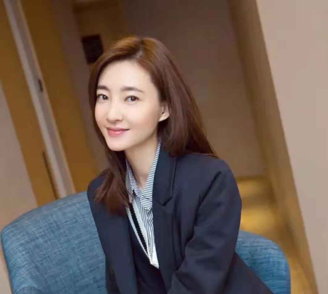 别做高价发膜了！这款“零”差评的国货精油，让你头发“活”起来