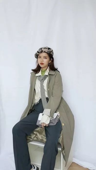 最节省空间又简便的叠风衣方法,薄款中长风衣怎么叠