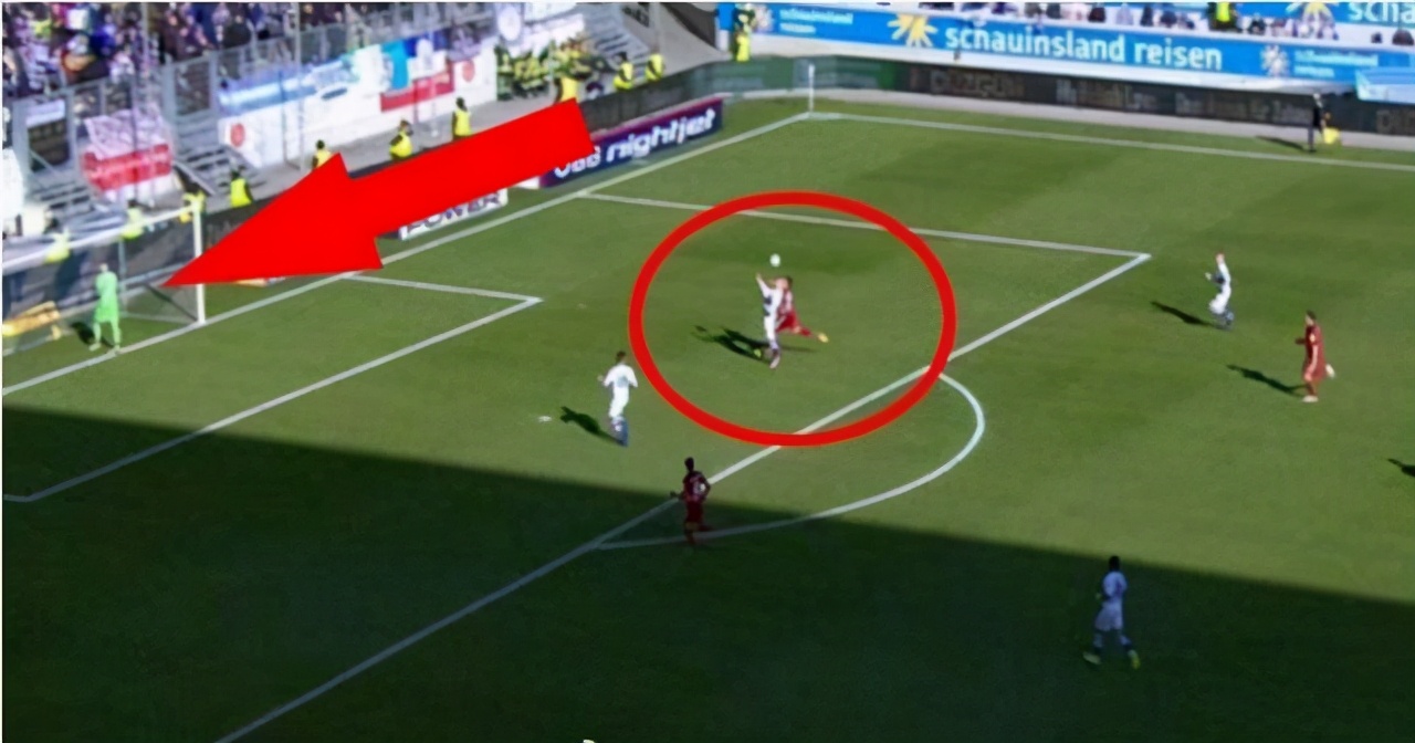 足球史上无法超越的经典镜头搞笑,足球搞笑集锦疯狂的足球21年