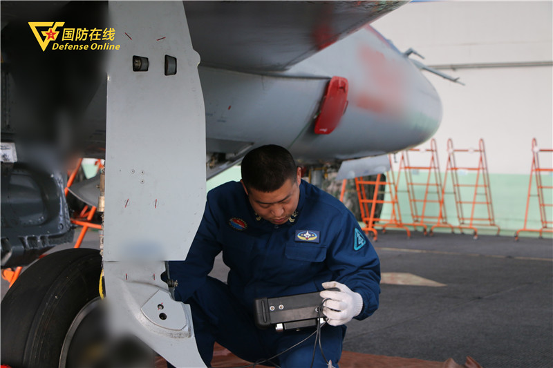 他们是军营“神医”，专治战机各种“疑难杂症”